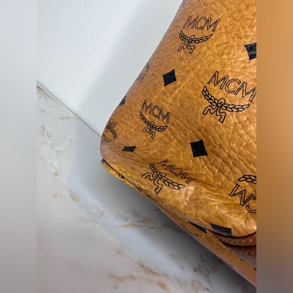 MCM Visetos Tote - Picture 8 of 9